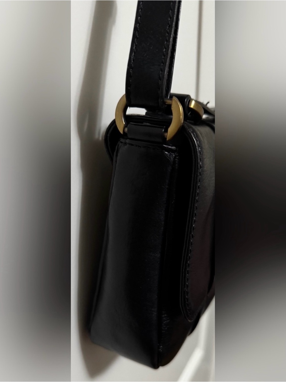 Hobo International Black Leather Crossbody Bag - Timeless Style - Picture 5 of 11